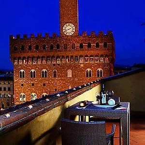 Apartahotel Relais Piazza Signoria, Florencia